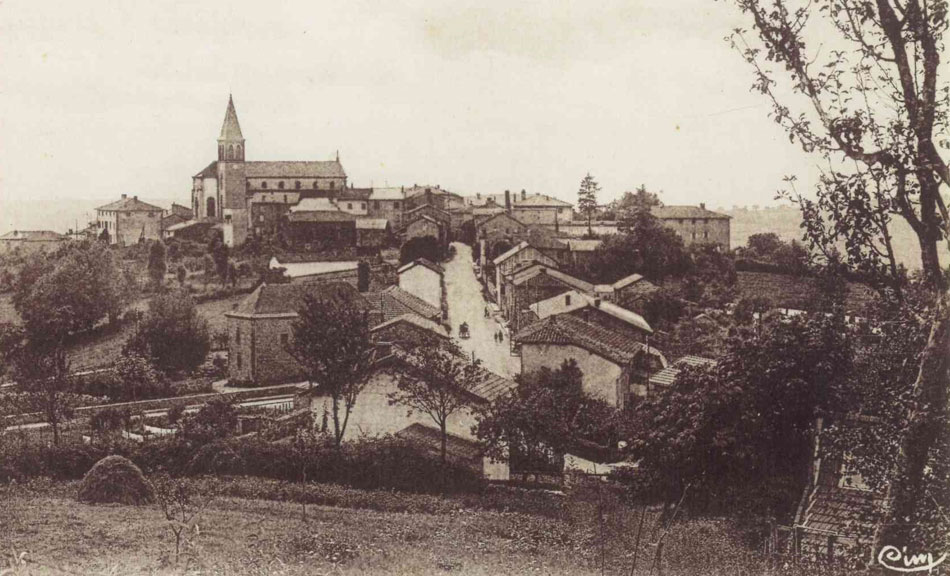 Ancienne carte postale avec vue sur le village